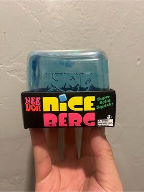 NeeDoh Nice Berg Super Solid Squish! - Blue
